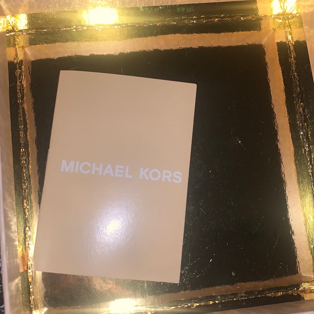 New Michael Kors Rose Gold Heart Polished Bracelet MKJ6594791 New in box - Picture 6 of 9
